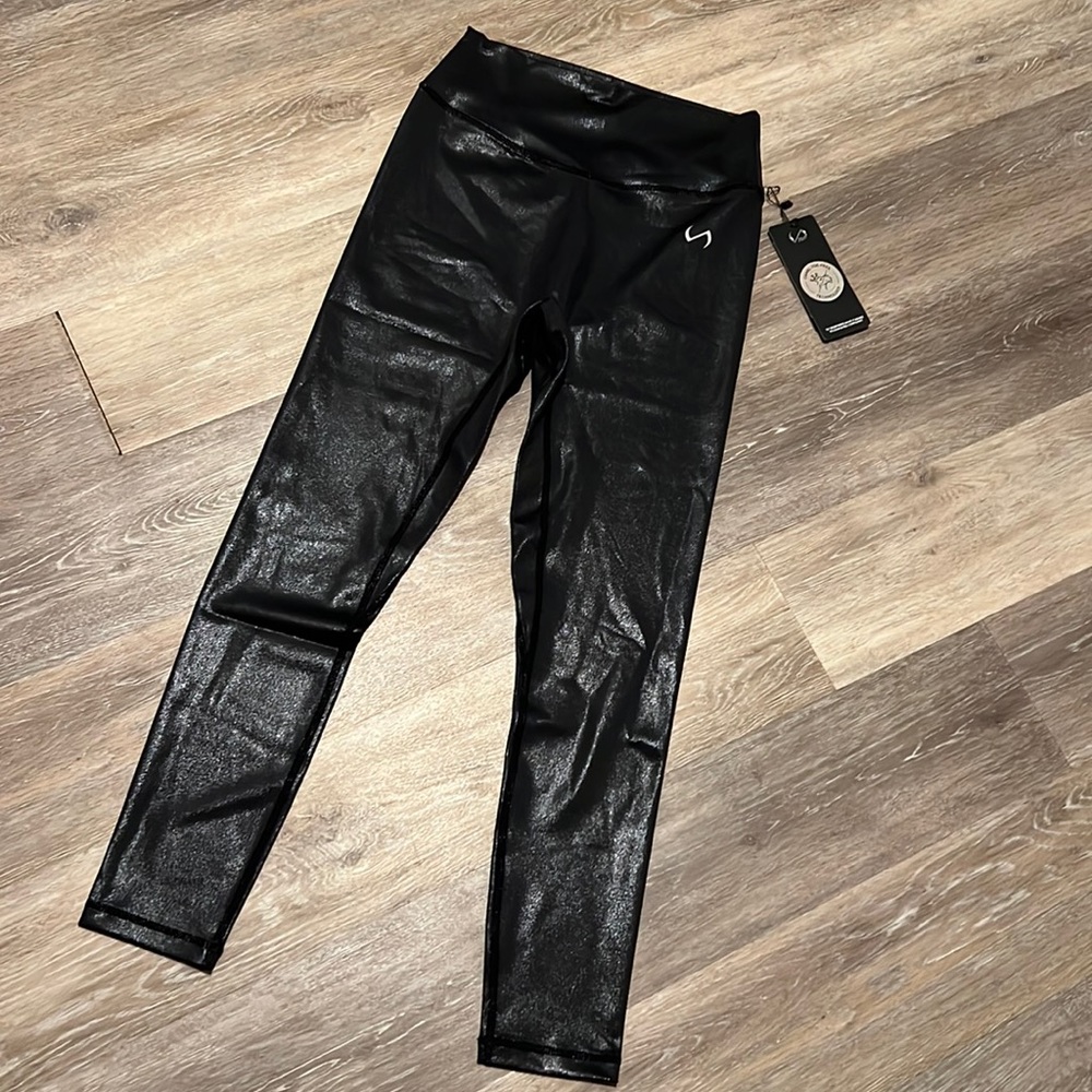 Super sexy workout pants never wore